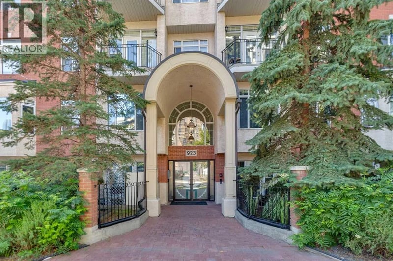 923 15 Avenue Southwest, Calgary, Alberta, T2R0S2, Calgary, Alberta — photo 1 of 5