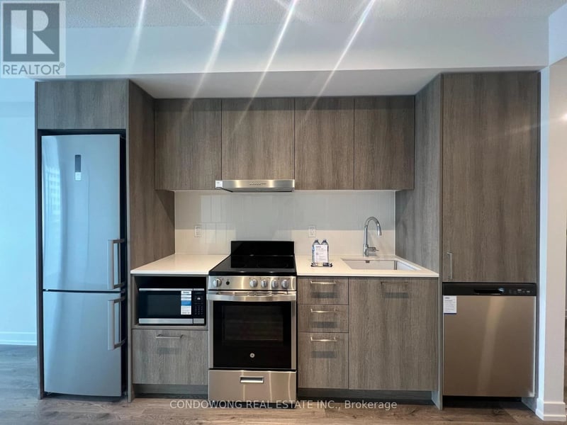 #4001 195 Commerce Street, Vaughan (Concord), Ontario, L4K0P9, Vaughan (Concord), Ontario — photo 1 of 5