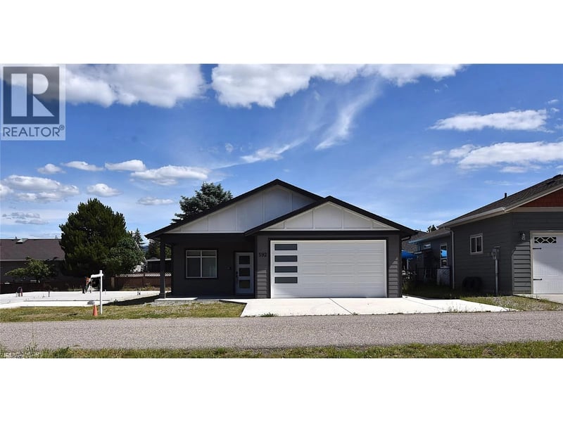 592 Nighthawk Avenue, Vernon, British Columbia, V1H2A1, Vernon, British Columbia — photo 1 of 5