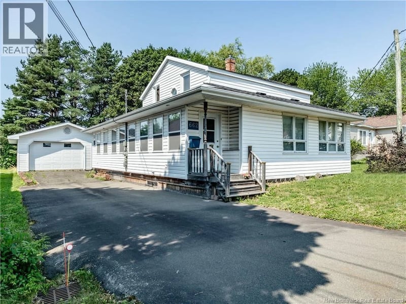 662 Evangeline, Dieppe, New Brunswick, E1A1Z7, Dieppe, New Brunswick — photo 1 of 5