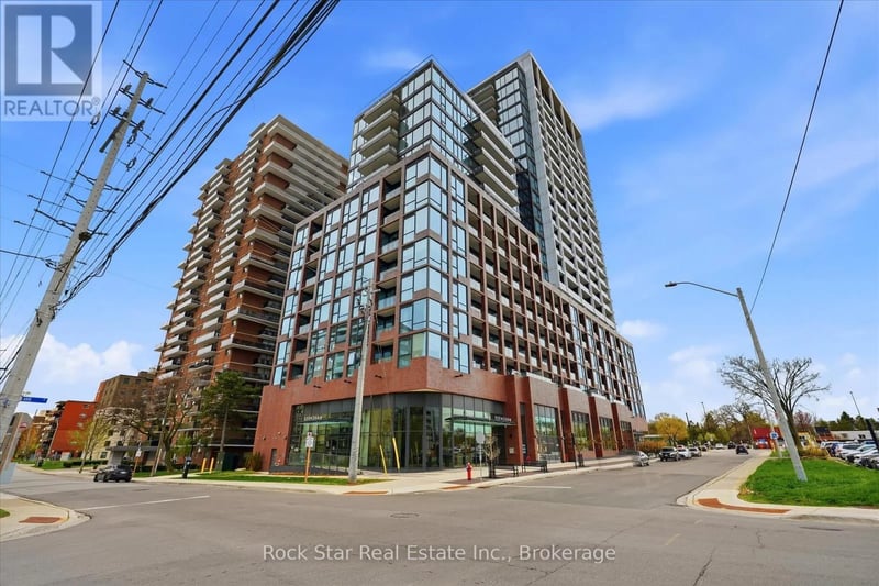 #209 28 Ann Street, Mississauga (Port Credit), Ontario, L5G0E1, Mississauga (Port Credit), Ontario — photo 1 of 5