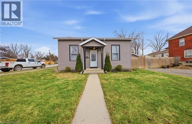 64 RICHARDSON Street, Brantford, Ontario, N3T1J1, Brantford, Ontario — photo 1 of 5