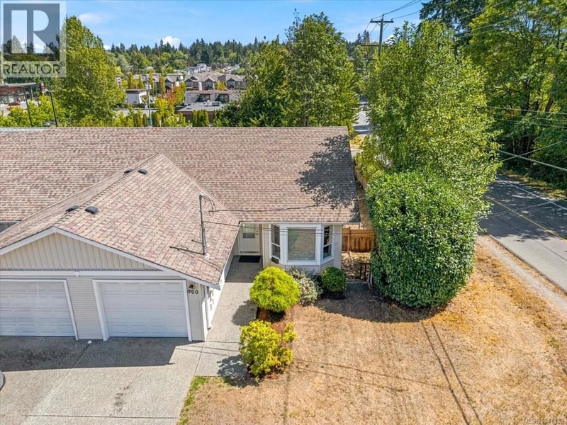 900 Georgia Avenue, Nanaimo, British Columbia, V9R5W8, Nanaimo, British Columbia — photo 1 of 5