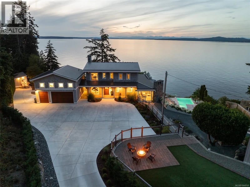 3089 Cook Street, Chemainus, British Columbia, V0R1K2, Chemainus, British Columbia — photo 1 of 5