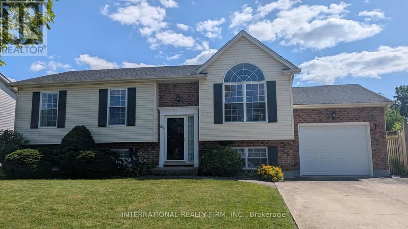 38 Windle Village Crescent, Thorold (Allanburg/Thorold South), Ontario, L2V4Z6, Thorold (Allanburg/Thorold South), Ontario — photo 1 of 5