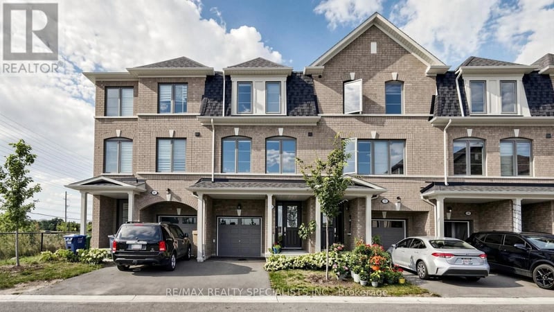 14 BRETLON Street, Brampton (Goreway Drive Corridor), Ontario, L6P4N8, Brampton (Goreway Drive Corridor), Ontario — photo 1 of 5