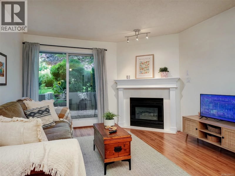 #110 494 Marsett Place, Saanich, British Columbia, V8Z4J1, Saanich, British Columbia — photo 1 of 5