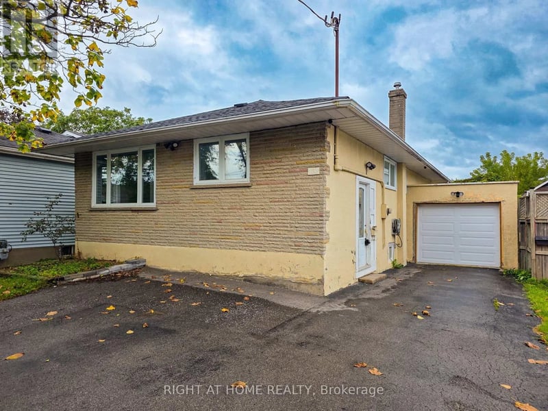 #Lower 708 Carnegie Avenue, Oshawa (Centennial), Ontario, L1G4R6, Oshawa (Centennial), Ontario — photo 1 of 5