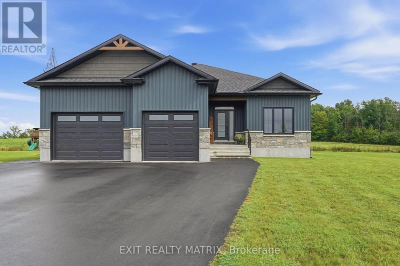256 Trudeau Crescent, Russell, Ontario, K4R0E2, Russell, Ontario — photo 1 of 5