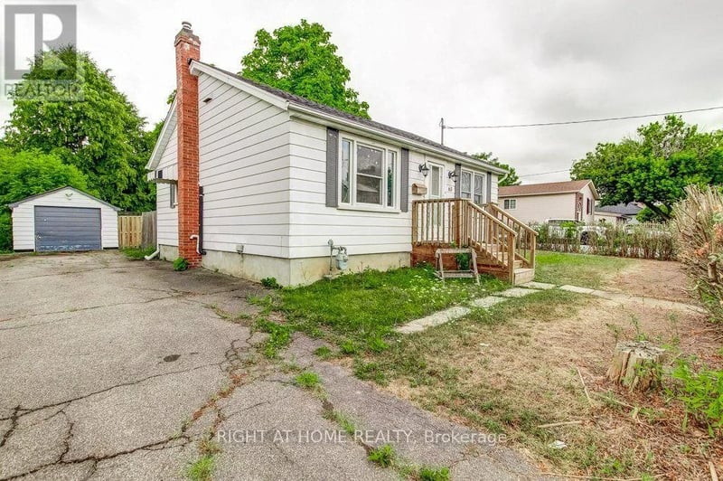 63 Kinsey Street, St. Catharines (Western Hill), Ontario, L2S1E2, St. Catharines (Western Hill), Ontario — photo 1 of 5