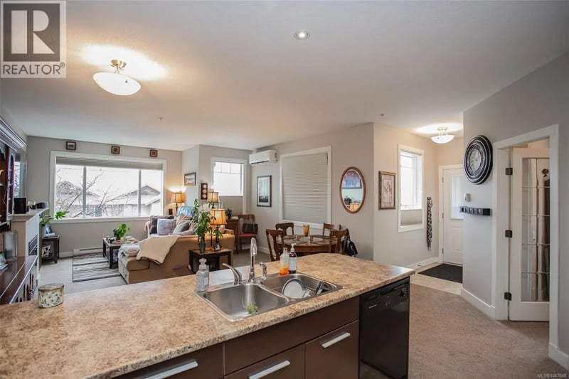 6033 Leah Lane, Nanaimo, British Columbia, V9V1W7, Nanaimo, British Columbia — photo 1 of 5
