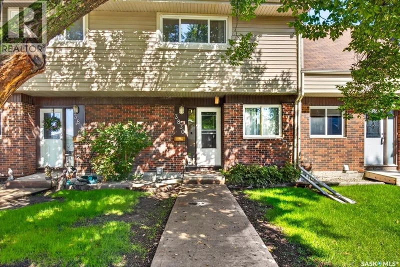 3830 CASTLE ROAD, Regina, Saskatchewan, S4S6M7, Regina, Saskatchewan — photo 1 of 5