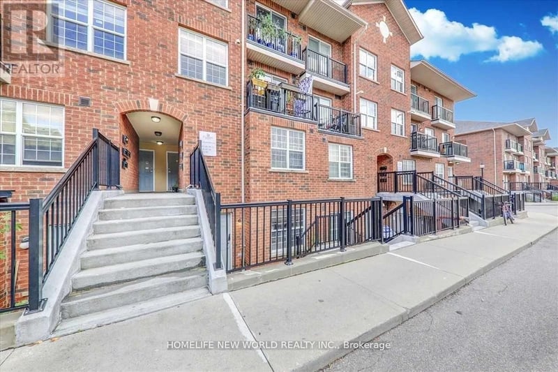 #204 35 Strangford Lane, Toronto (Clairlea-Birchmount), Ontario, M1L0E5, Toronto (Clairlea-Birchmount), Ontario — photo 1 of 5