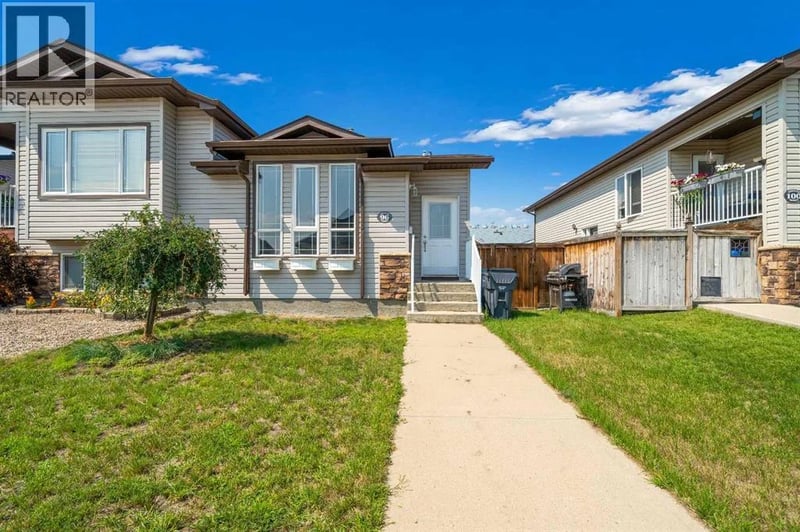 96 Northlands Crescent Northeast, Medicine Hat, Alberta, T1C2A9, Medicine Hat, Alberta — photo 1 of 5