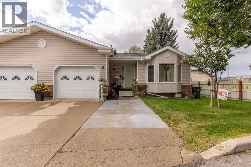 135 Jerry Potts Boulevard West, Lethbridge, Alberta, T1K6H2, Lethbridge, Alberta — photo 1 of 5