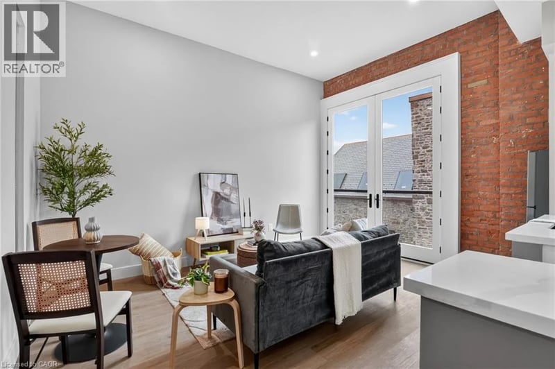 #303 56 YORK Boulevard, Hamilton, Ontario, L8R0A2, Hamilton, Ontario — photo 1 of 5