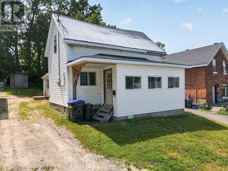 379 Gloucester Street, Midland, Ontario, L4R1J2, Midland, Ontario — photo 1 of 5