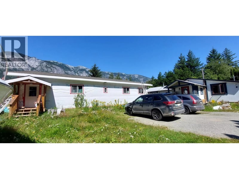 1276 MACKENZIE Highway, Bella Coola, British Columbia, V0T1C0, Bella Coola, British Columbia — photo 1 of 5