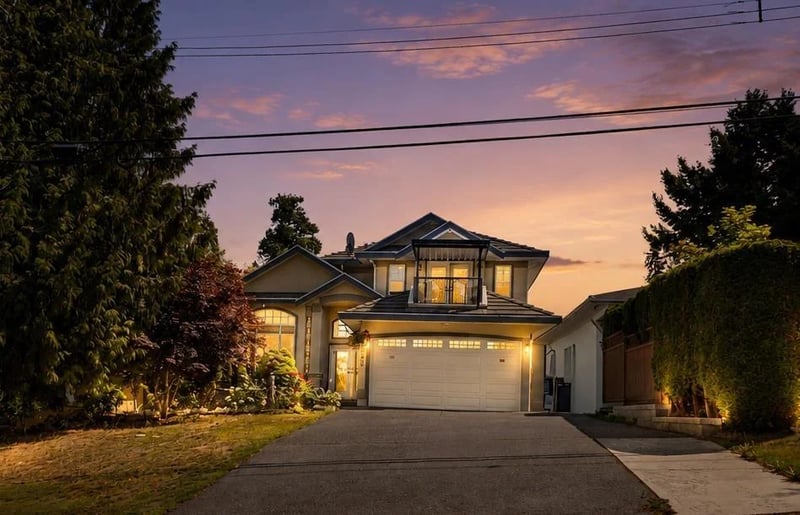 9928 116 Street, Surrey, British Columbia, V3V4A4, Surrey, British Columbia — photo 1 of 5