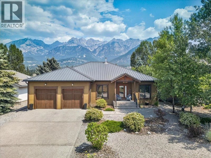 5210 Riverside Drive, Fairmont Hot Springs, British Columbia, V0B1L1, Fairmont Hot Springs, British Columbia — photo 1 of 5
