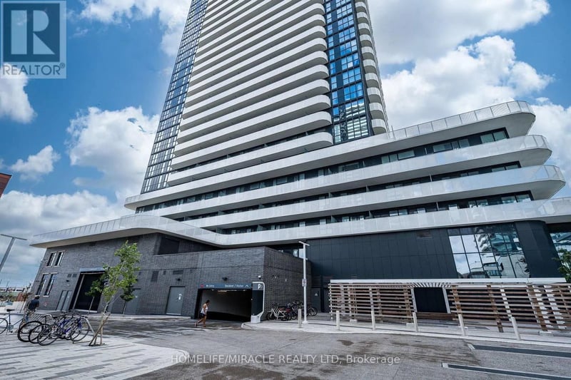 #1003 195 Commerce Street, Vaughan (Vaughan Corporate Centre), Ontario, L4K0P9, Vaughan (Vaughan Corporate Centre), Ontario — photo 1 of 5