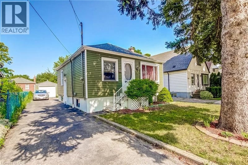 230 EAST 33RD Street, Hamilton, Ontario, L8V3T6, Hamilton, Ontario — photo 1 of 5