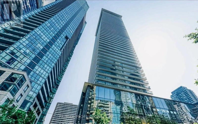 #710 33 Charles Street East, Toronto (Church-Yonge Corridor), Ontario, M4Y0A2, Toronto (Church-Yonge Corridor), Ontario — photo 1 of 5