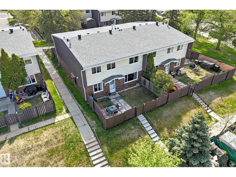 167 ROSELAND VG NW, Edmonton, Alberta, T5E5R6, Edmonton, Alberta — photo 1 of 5