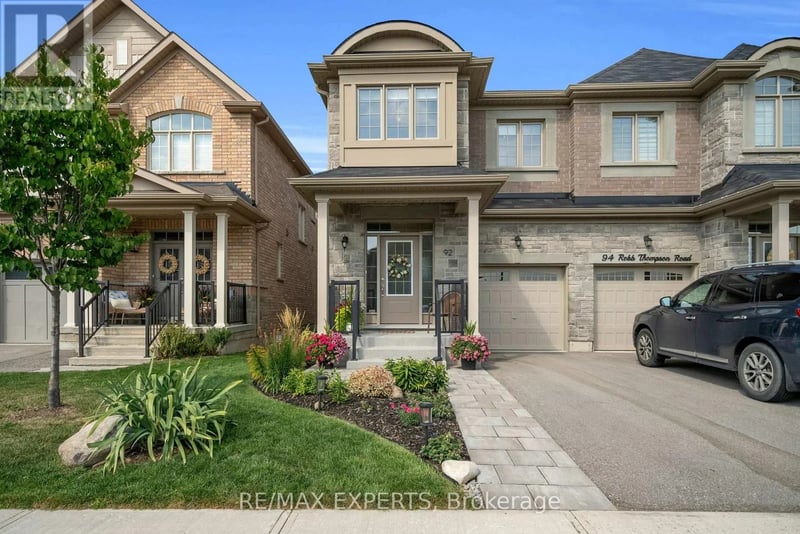 92 Robb Thompson Road, East Gwillimbury (Mt Albert), Ontario, L0G1M0, East Gwillimbury (Mt Albert), Ontario — photo 1 of 5