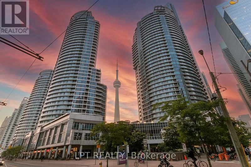 #2604 208 Queens Quay West, Toronto (Waterfront Communities), Ontario, M5J2Y5, Toronto (Waterfront Communities), Ontario — photo 1 of 5