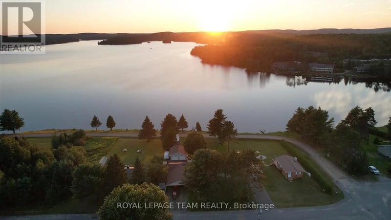 76 Lake Street, South Algonquin, Ontario, K0J2M0, South Algonquin, Ontario — photo 1 of 5