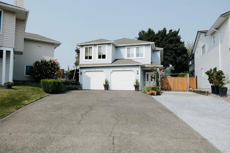 3302 274A Street, Langley, British Columbia, V4W3J2, Langley, British Columbia — photo 1 of 5