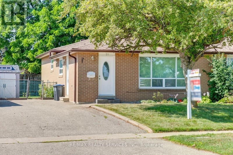 21 Finchgate Boulevard, Brampton (Southgate), Ontario, L6T3H7, Brampton (Southgate), Ontario — photo 1 of 5