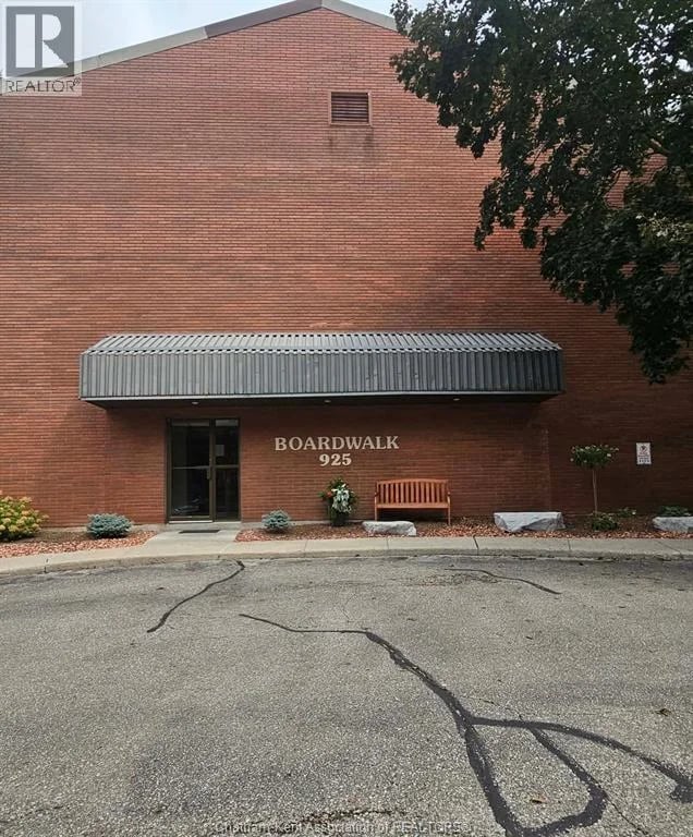 #108 925 Grand Avenue West, Chatham, Ontario, N7L4Z1, Chatham, Ontario — photo 1 of 5