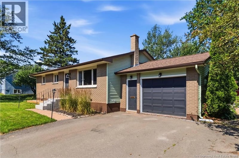73 Laurelle Avenue, Moncton, New Brunswick, E1G1G2, Moncton, New Brunswick — photo 1 of 5