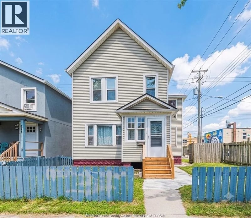 576 JANETTE, Windsor, Ontario, N9A4Z5, Windsor, Ontario — photo 1 of 5