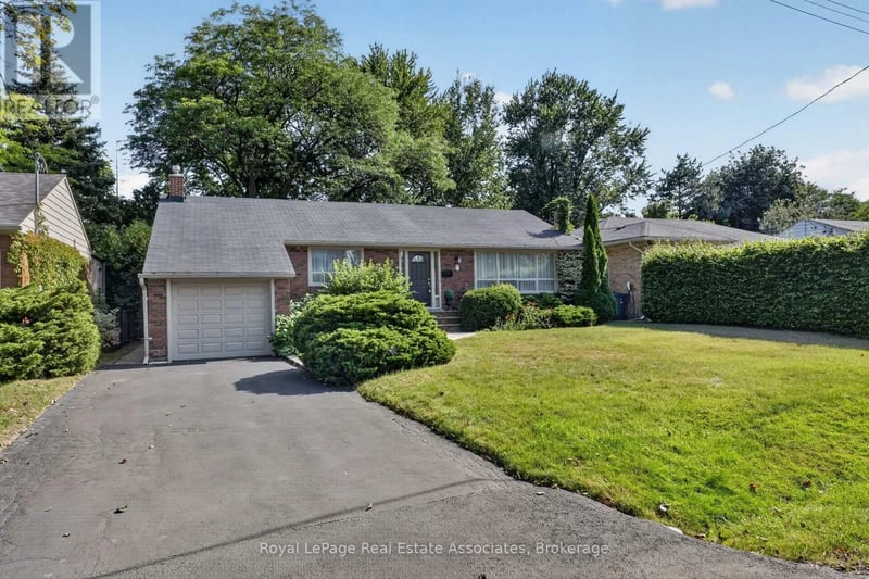 7 Greening Crescent, Toronto (Princess-Rosethorn), Ontario, M9A1N9, Toronto (Princess-Rosethorn), Ontario — photo 1 of 5