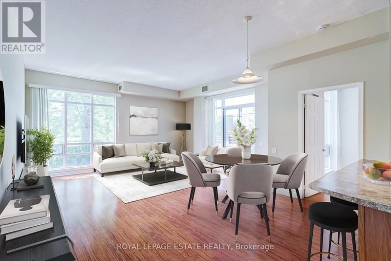 #110 11121 Yonge Street, Richmond Hill (Devonsleigh), Ontario, L4C0S7, Richmond Hill (Devonsleigh), Ontario — photo 1 of 5