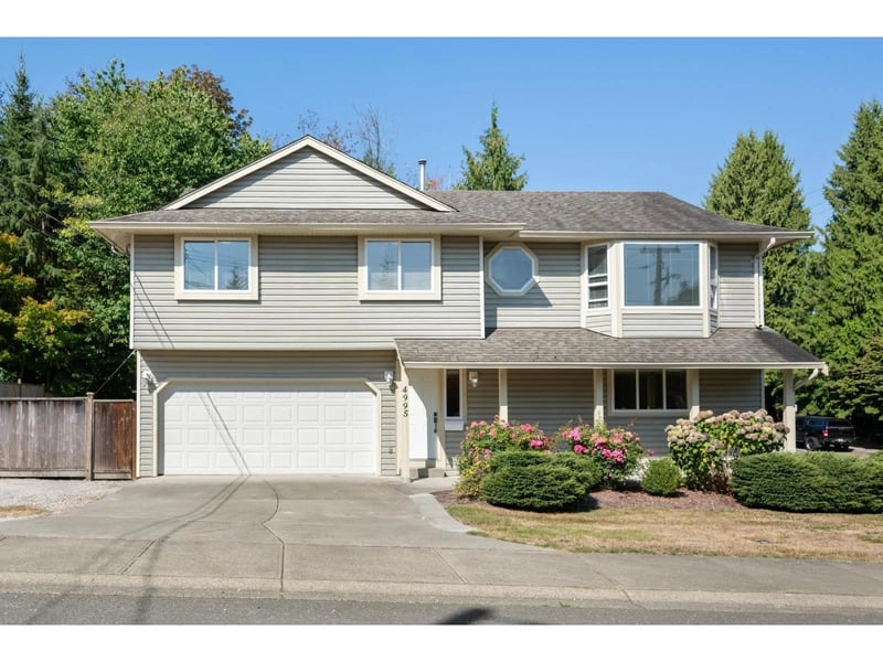 4995 202A Street, Langley, British Columbia, V3A1T6, Langley, British Columbia — photo 1 of 5