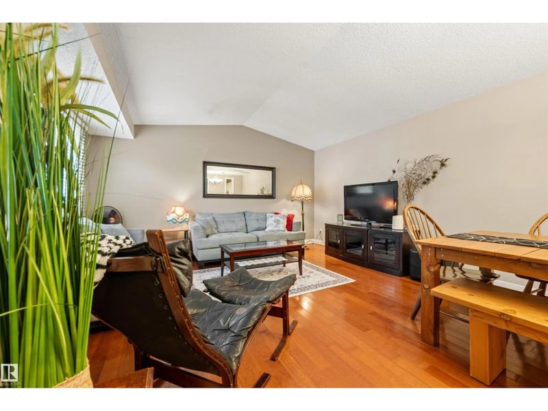 618 WILLOW CO NW, Edmonton, Alberta, T5T2K7, Edmonton, Alberta — photo 1 of 5
