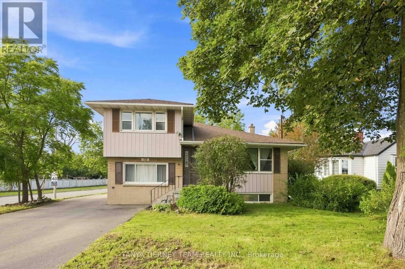 118 Rossland Road West, Oshawa (Centennial), Ontario, L1G2V6, Oshawa (Centennial), Ontario — photo 1 of 5