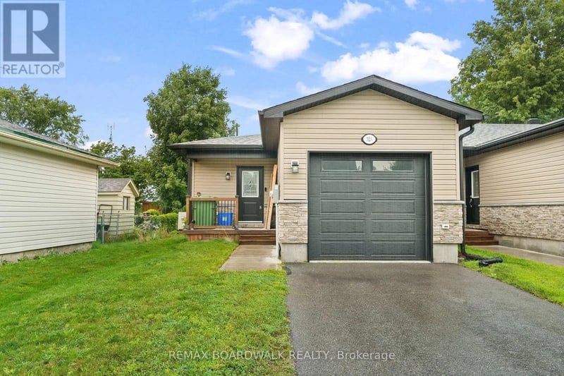#A 32 David Street, Edwardsburgh/Cardinal, Ontario, K0E1X0, Edwardsburgh/Cardinal, Ontario — photo 1 of 5