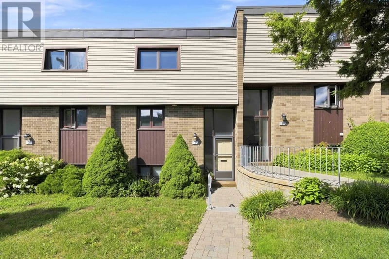 7 Forestside Crescent, Halifax, Nova Scotia, B3M1M5, Halifax, Nova Scotia — photo 1 of 5