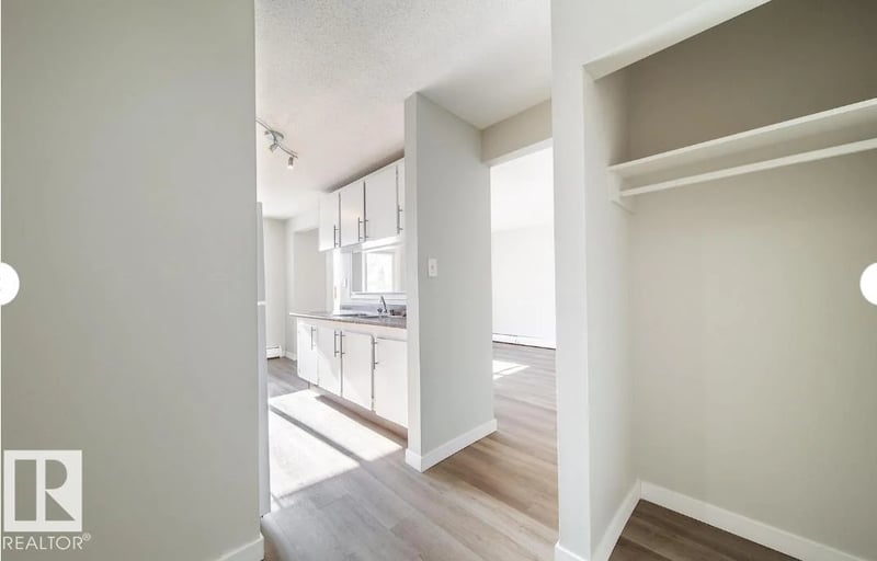 3312 105 AV NW, Edmonton, Alberta, T5W0B4, Edmonton, Alberta — photo 1 of 5