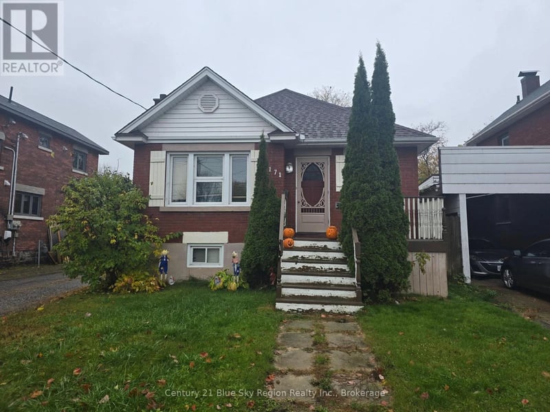 171 Fifth Avenue West, North Bay (Central), Ontario, P1B3N4, North Bay (Central), Ontario — photo 1 of 5
