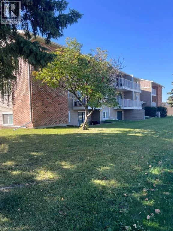 49 Bennett Street, Red Deer, Alberta, T4R1V4, Red Deer, Alberta — photo 1 of 5