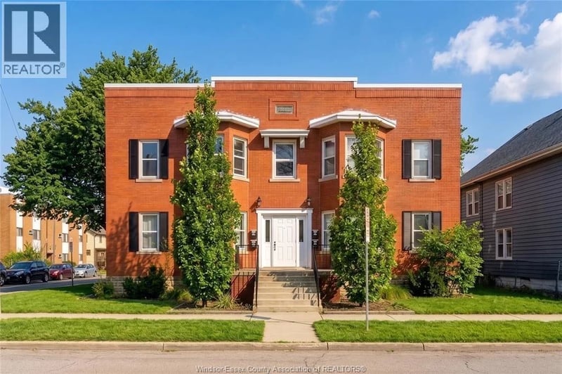 #487 485 LOUIS Avenue, Windsor, Ontario, N9A1W5, Windsor, Ontario — photo 1 of 5