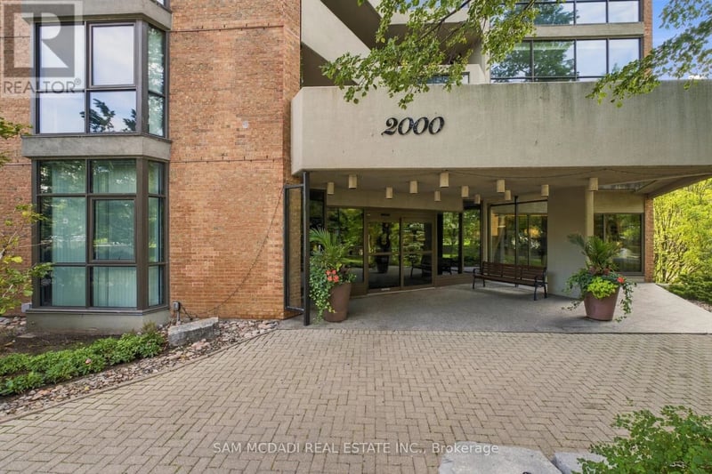 #2009 2000 Islington Avenue, Toronto (Kingsview Village-The Westway), Ontario, M9P3S7, Toronto (Kingsview Village-The Westway), Ontario — photo 1 of 5