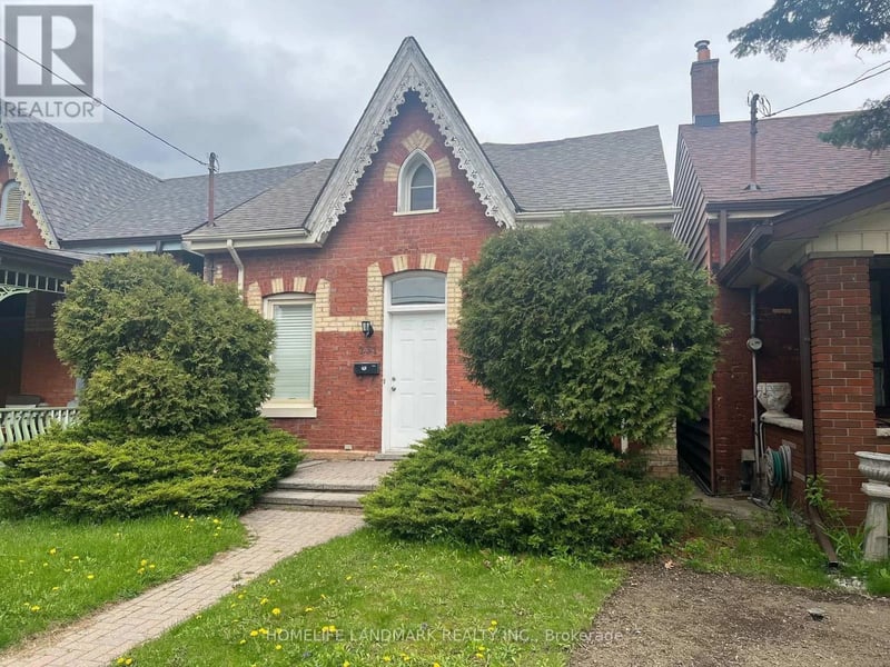 231 Clinton Street, Toronto (Palmerston-Little Italy), Ontario, M6G2Y4, Toronto (Palmerston-Little Italy), Ontario — photo 1 of 5