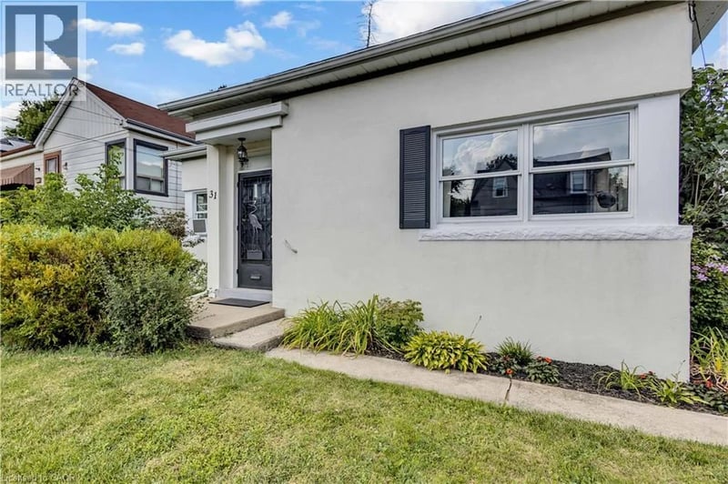 31 SCOTIA Avenue, Hamilton, Ontario, L8K4X4, Hamilton, Ontario — photo 1 of 5